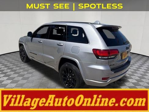 Used 2018 Jeep Grand Cherokee Altitude AWD/4WD image 2