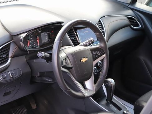 Used 2021 Chevrolet Trax LT w/ Redline Edition image 10