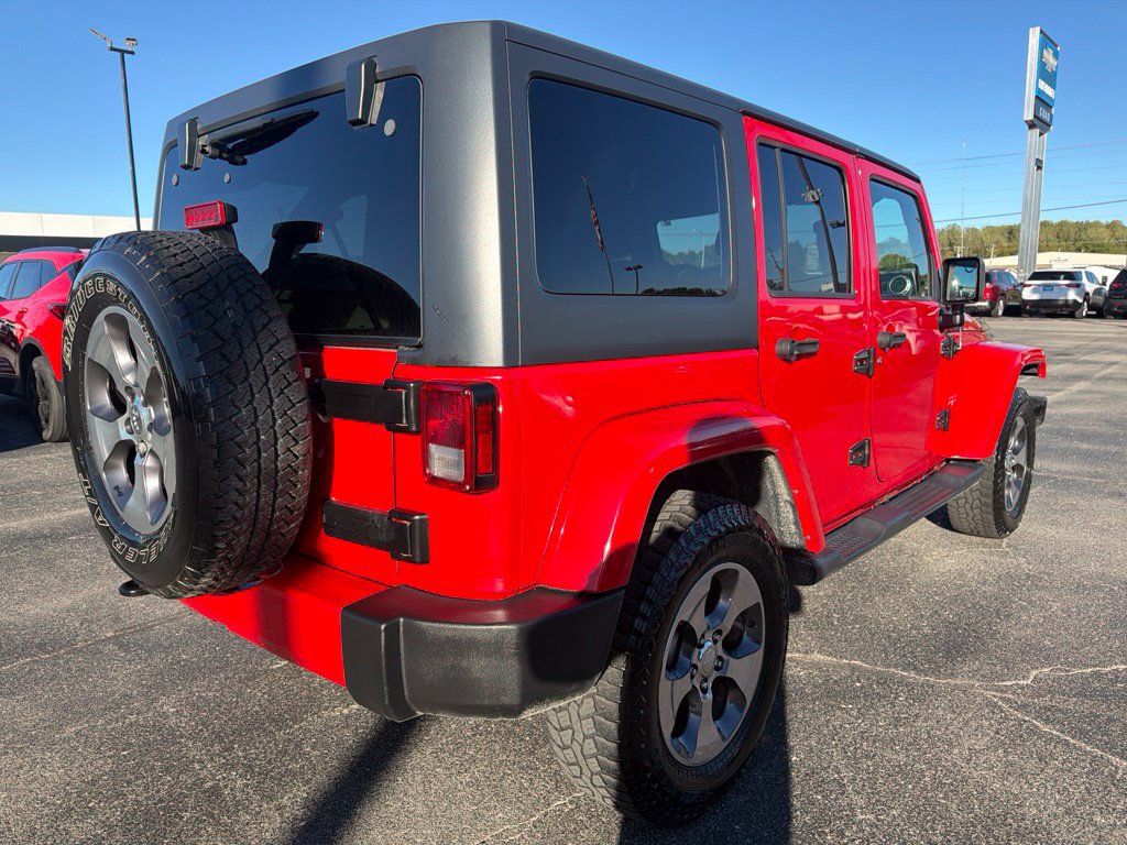 Used 2016 Jeep Wrangler Unlimited Sahara w/ Dual Top Group AWD/4WD image 3