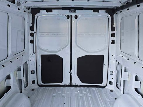 Used 2025 Mercedes-Benz Sprinter 2500 image 16