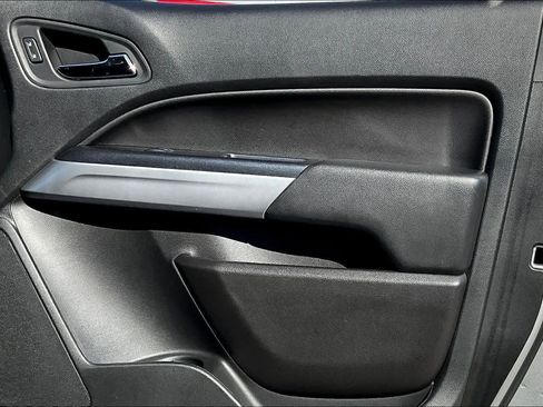 Used 2019 Chevrolet Colorado ZR2 w/ Colorado ZR2 Bison Edition image 21