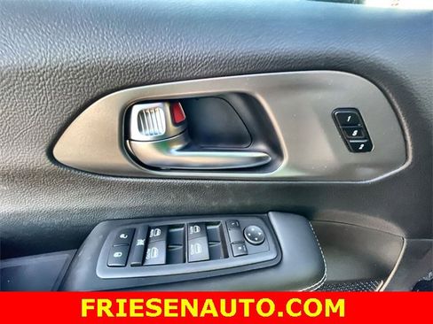 New 2025 Chrysler Pacifica Select w/ Uconnect Theater Family Group image 13