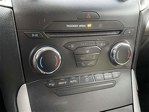 Used 2017 Ford Edge SEL image 29