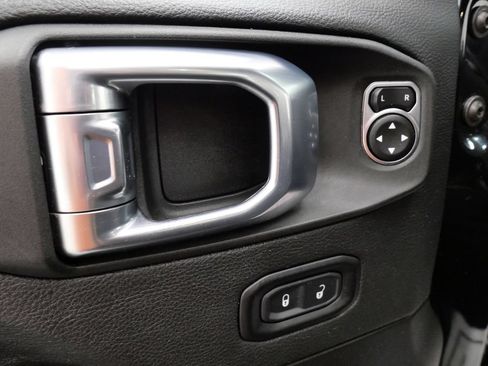 Used 2023 Jeep Wrangler Unlimited Sahara w/ Cold Weather Group AWD/4WD image 15