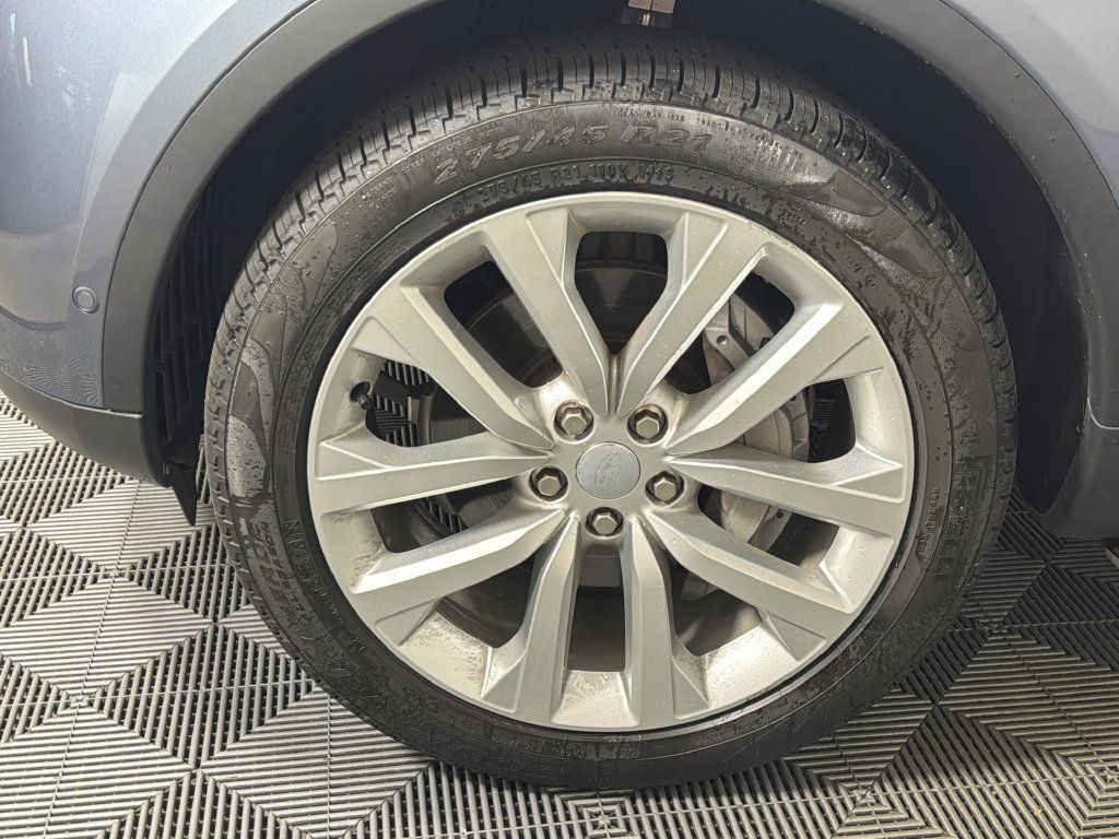Used 2021 Land Rover Discovery S AWD/4WD image 16