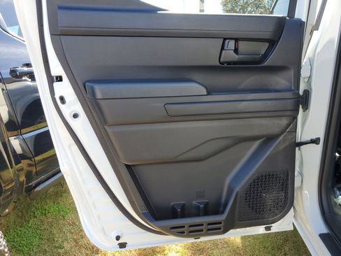 Used 2025 Toyota Tacoma SR image 13