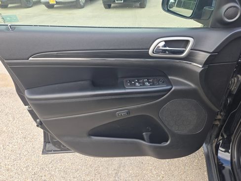 Used 2021 Jeep Grand Cherokee Limited RWD image 11