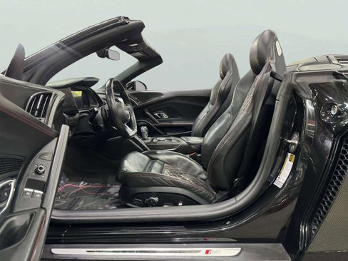 Used 2017 Audi R8 V10 w/ Carbon Exterior Package AWD/4WD image 36