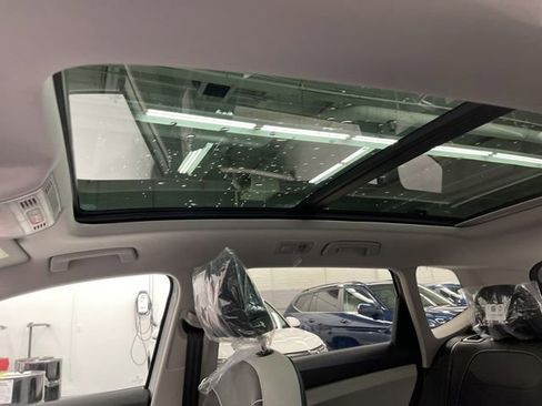 New 2026 Volkswagen Taos SE image 25