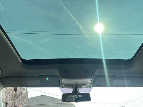Used 2018 Volkswagen Tiguan SE w/ Panoramic Sunroof Package AWD/4WD image 47