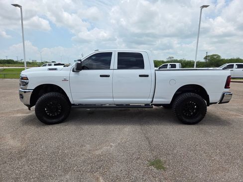 New 2026 RAM 2500 Tradesman AWD/4WD image 4