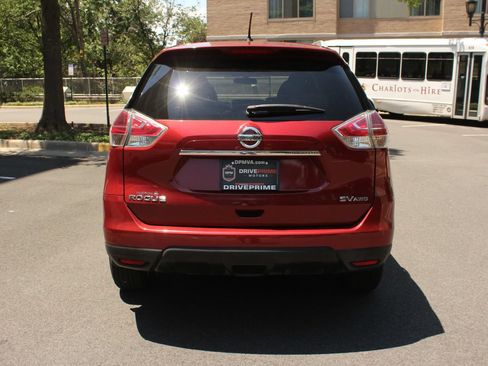 Used 2015 Nissan Rogue SV w/ SV Premium Package AWD/4WD image 8