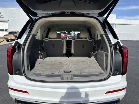 Used 2024 Cadillac XT6 Premium Luxury w/ Technology Package image 5