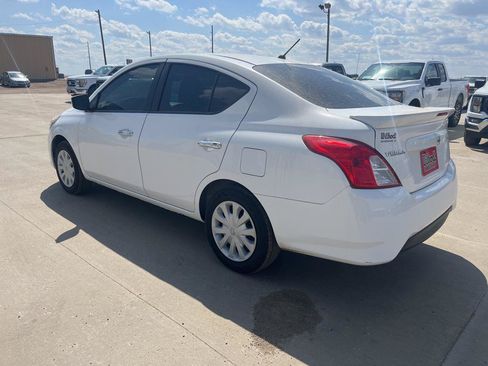 Used 2018 Nissan Versa SV FWD image 6