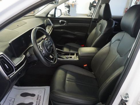 Used 2025 Kia Sorento S w/ Panoramic Sunroof Package image 21