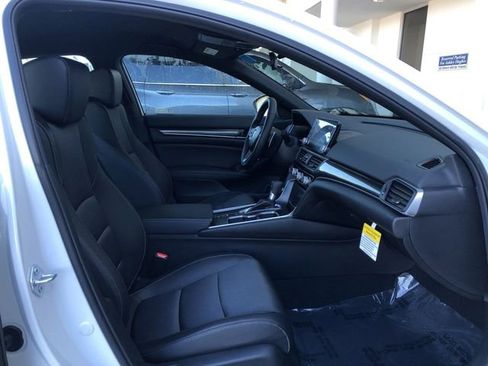 Used 2022 Honda Accord Sport image 11