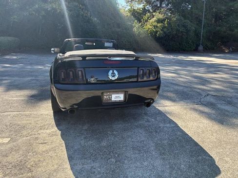 Used 2009 Ford Mustang GT Premium RWD image 16