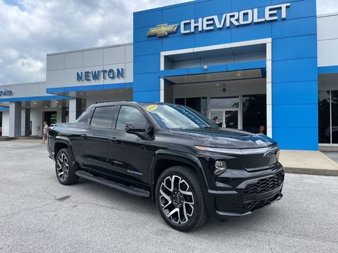New 2024 Chevrolet Silverado EV RST AWD/4WD image 2