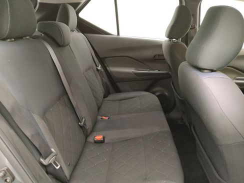 Used 2019 Nissan Kicks S FWD image 19