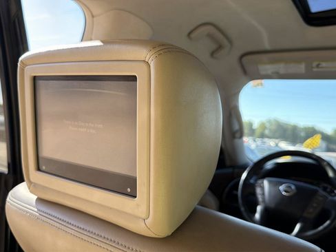 Used 2018 Nissan Armada Platinum RWD image 21