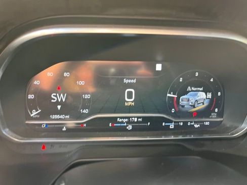 Used 2022 GMC Yukon XL SLT w/ SLT Luxury Package AWD/4WD image 37