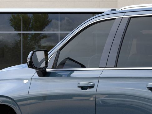 New 2026 Cadillac Escalade Luxury w/ Touring Package AWD/4WD image 12