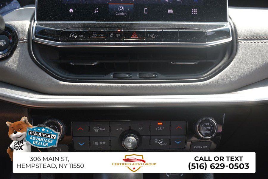 Used 2025 Jeep Compass Limited AWD/4WD image 17