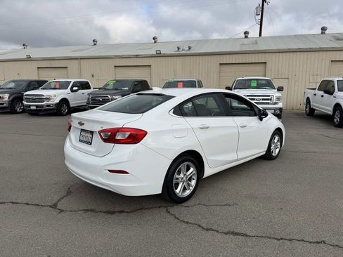 Used 2017 Chevrolet Cruze LT w/ Convenience Package image 10