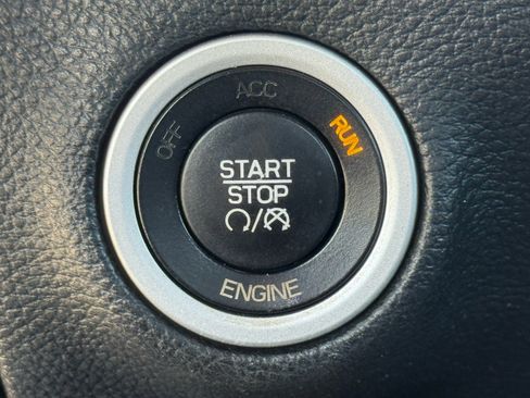 Used 2016 Dodge Challenger SXT RWD image 18