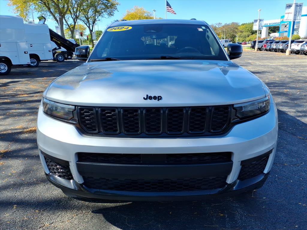 Used 2024 Jeep Grand Cherokee L Laredo AWD/4WD image 2