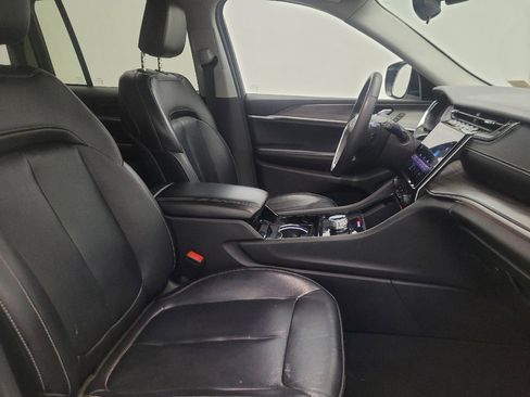 Used 2023 Jeep Grand Cherokee Limited image 21