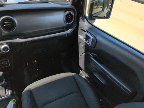 Used 2021 Jeep Gladiator Sport AWD/4WD image 21