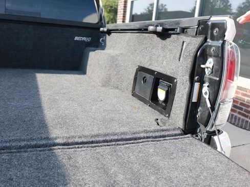 Used 2020 Toyota Tacoma Limited image 17