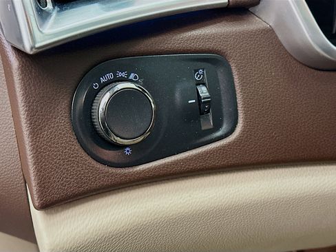 Used 2015 Cadillac SRX Luxury w/ Driver Awareness Package image 17