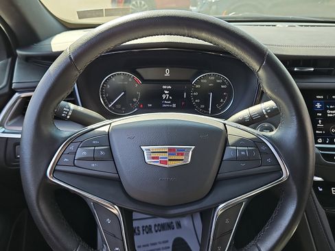 Certified 2023 Cadillac XT5 Luxury image 18