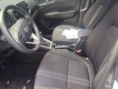 Used 2025 Hyundai Venue SEL FWD image 2