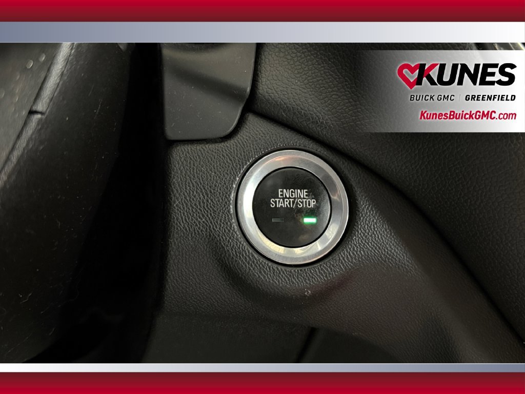 Used 2018 Chevrolet Equinox LT FWD image 30
