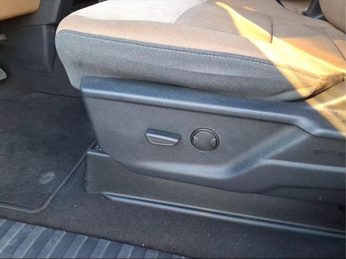 Used 2025 Ford F250 XLT image 12