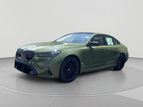 New 2027 BMW M5 w/ Executive Package AWD/4WD image 2