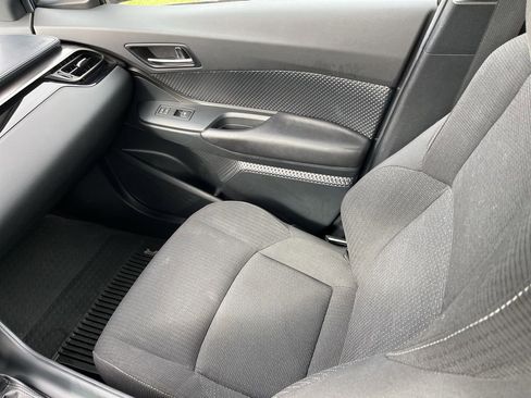 Used 2018 Toyota C-HR XLE image 26