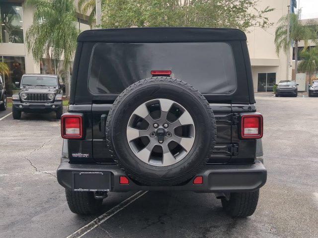 Used 2023 Jeep Wrangler Unlimited Sahara w/ Cold Weather Group AWD/4WD image 6