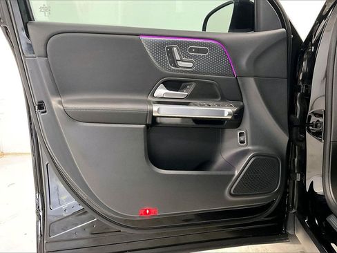 Used 2025 Mercedes-Benz GLB 250 image 21