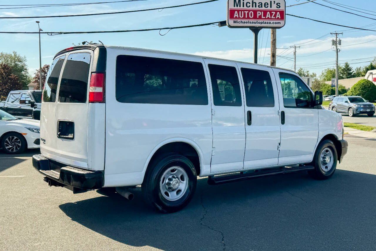 Used 2018 Chevrolet Express 2500 LS w/ Driver Convenience Package RWD image 4