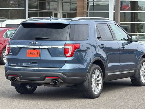 Used 2018 Ford Explorer XLT w/ Equipment Group 202A AWD/4WD image 5