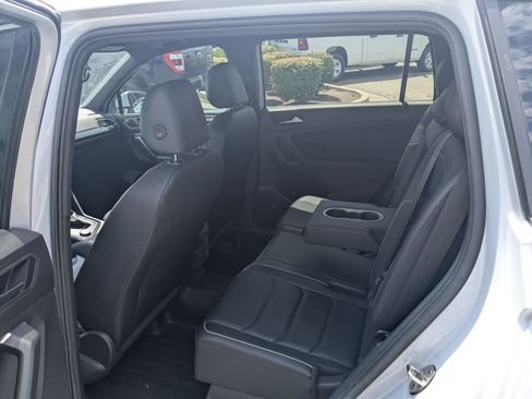 Used 2019 Volkswagen Tiguan SEL Premium R-Line AWD/4WD image 28
