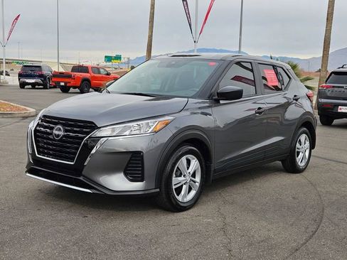 Certified 2025 Nissan Kicks Play S image 2