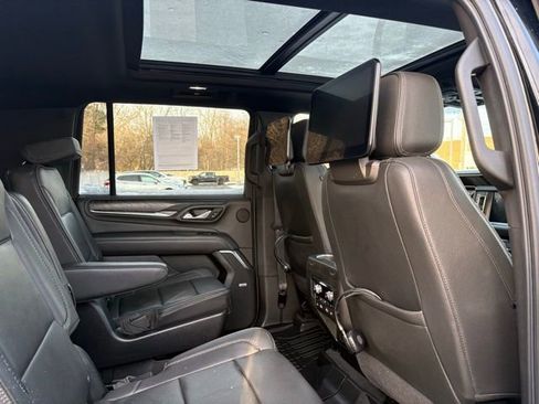 Used 2021 GMC Yukon XL Denali w/ Denali Premium Package image 19