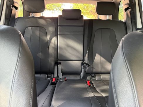 Used 2025 Mercedes-Benz GLB 250 4MATIC image 40