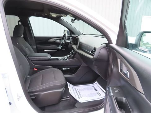 Used 2025 Chevrolet Traverse LT w/ Sun and Wheel Package AWD/4WD image 23