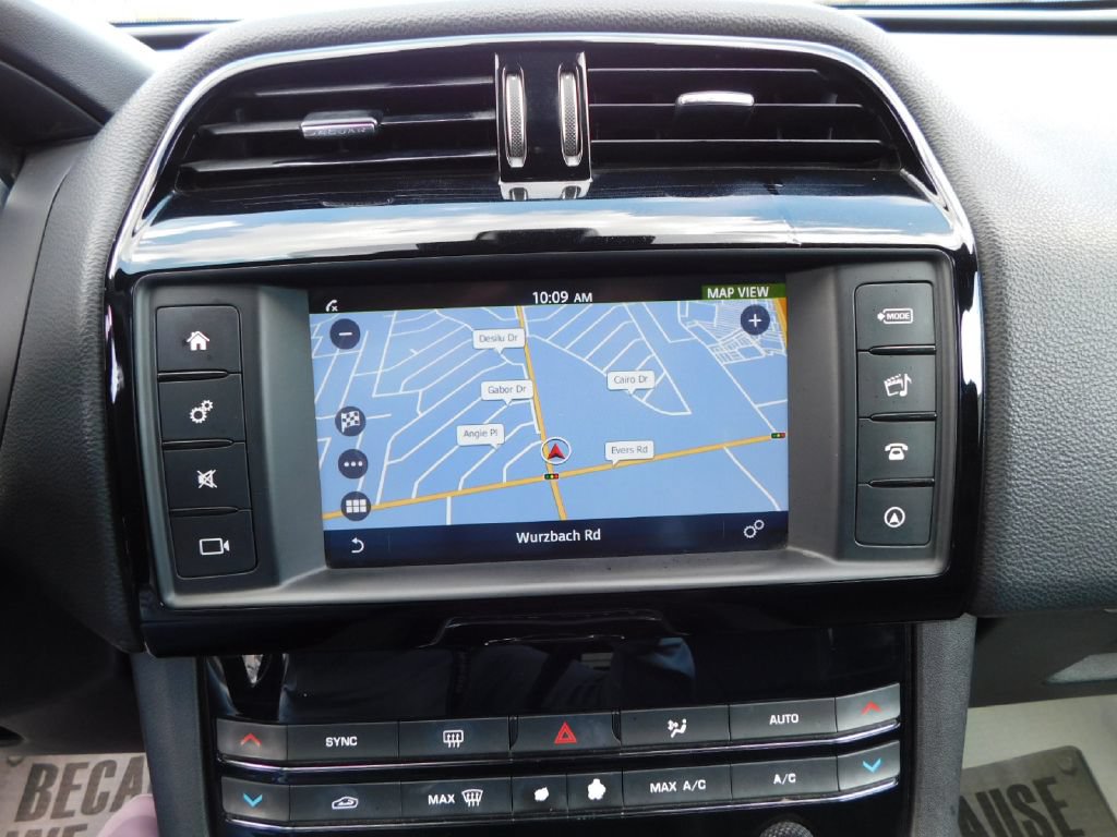 Used 2018 Jaguar F-PACE Premium AWD/4WD image 34